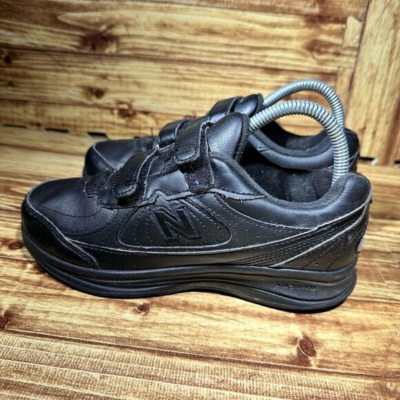 NEW BALANCE 577 MEN'S DUAL STRAP CLOSURE WALKING SHOES. Size 6 - Picture 2 of 7